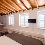بيت ضيافة Old Town Mansion 4*