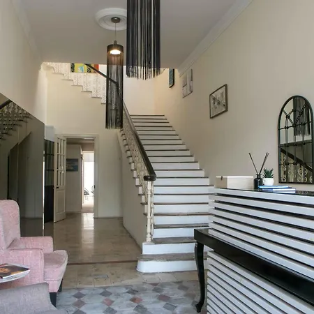 Old Town Mansion - Steps To The Sea , Marina And Center Limassol