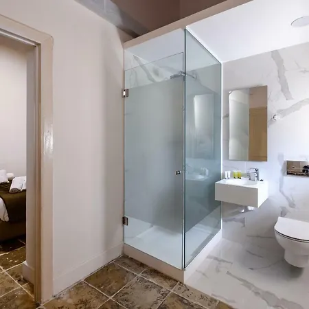 Old Town Mansion - Steps To The Sea , Marina And Center 4* Limassol