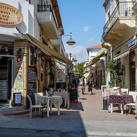 La Maltese Mansion 3*
